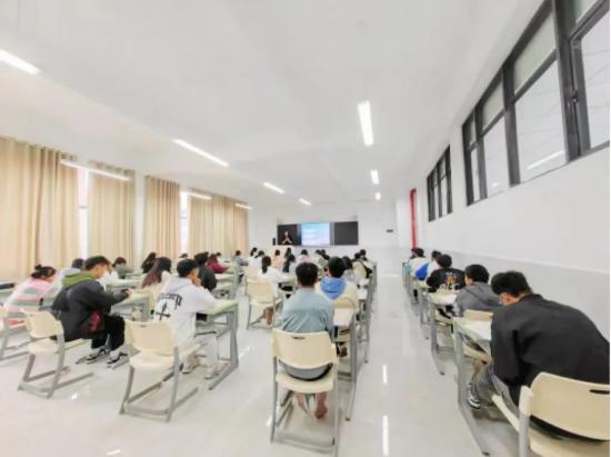 抓好 “ 第一课 ”，迈稳 “ 第一步 ”——伟徳bevictor1946开展新学期教学巡查工作